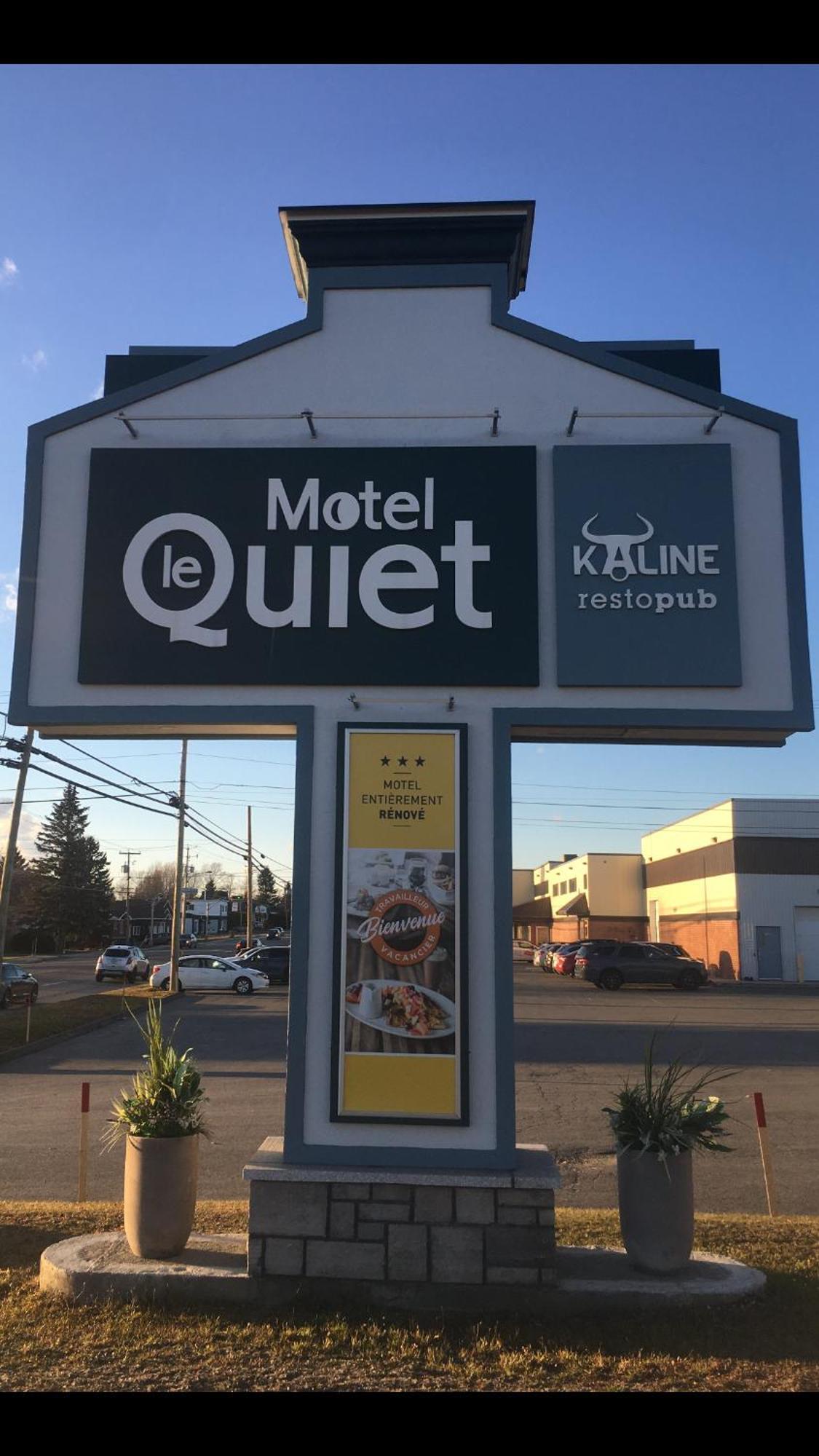 Hotel Motel Le Quiet Lac-Megantic Exterior photo